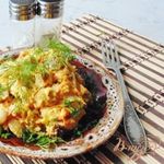 Салат с фасолью и сухариками