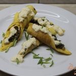Блинчики с грибами под сырным соусом