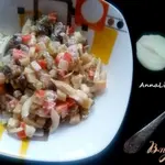 Салат с куриных сердец и маринованным огурцом