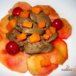 Теплый салат с куриной печени, яблок, тыквы
