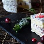 Закусочный сыр с начинкой из вяленой клюквы