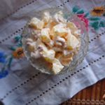 Салат с курицей, ананасом и грибами