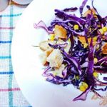 Салат из краснокачанной капусты с отварной кукурузой