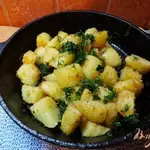Вареный картофель запеченный в панировочных сухарях