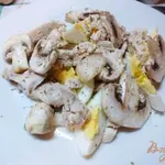 Салат с вареными грибами