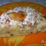 Шарлотка на сгущенном молоке