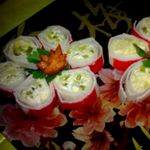Рулетики из крабовых палочек