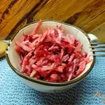 Салат из дайкона со свеклой