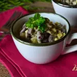 Грибной салат с красной фасолью