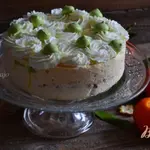 Торт с мандариновым кремом и меренгой
