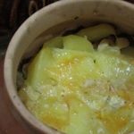 Картофель запечный в горшочках с шафраном.