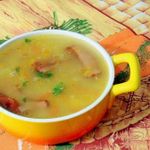 Гороховый суп с копчёными свиными рёбрышками