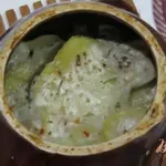 Ароматная курочка в горшочках с картофелем с итальянскими травами.