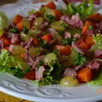Салат с печеной тыквой и утиными желудочками конфи
