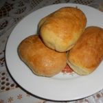Пирожки с начинкой из квашеной капусты