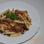 Пикантные макароны с грибами-вешенками