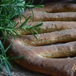 Фугасс с розмарином и сыром