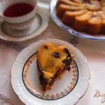 Манный пирог с кусочками шоколада