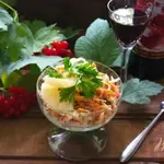 Салат морковный с курицей