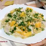 Тушеная капуста с тыквой, яблоком и курицей