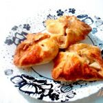 Слоёные конвертики с яблоками