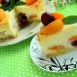 Творожник с абрикосами и вишней