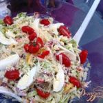 Салат мясной с пекинской капустой и овощами