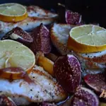 Куриные грудки с айвой и инжиром