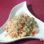 Рис с перцем, морковью и укропом