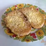Гренки с яйцом и сыром