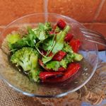 Салат из отварной брокколи и печеного перца