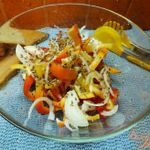 Салат из красных овощей и семян льна