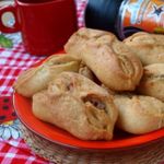 Пирожки с ветчиной и сыром из творожного теста