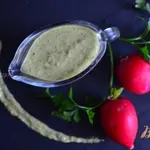 Сырный соус с ботвой редиса