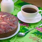 Шоколадный манник с яблоком и карамелью
