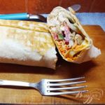 Лавашь с отварной курицей, овощами и корейской морковкой