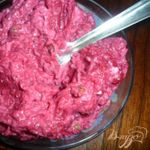 Свекольный салат с чеснаком и орехами