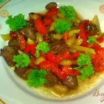 Куриные сердечки тушеные в вине