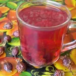 Компот из ежевики, малины, смородины и шиповника