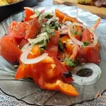 Салат с реганом и салатным луком