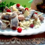 Сельдь со сметаной и яблоком