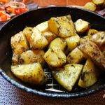 Картофель запеченный в специях и травах