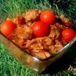 Капуста тушёная со свининой и томатом