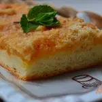 Сдобный пирог с вареньем из дыни