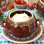Свинина запечённая в горшочках с грибами и картофелем