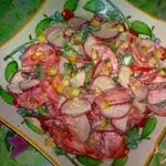 Салат овощной с редисом