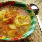 Гороховый суп с копченой колбасой