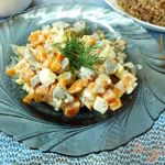 Салат из моркови, яиц и куриных желудков