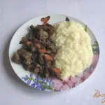 Куриная печенка тушеная  с овощами