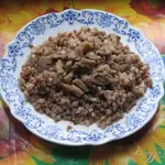 Постное блюдо  - гречка с грибами.